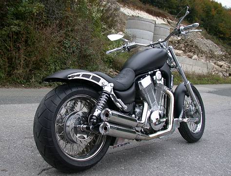 Suzuki VS 1400 Intruder Noir